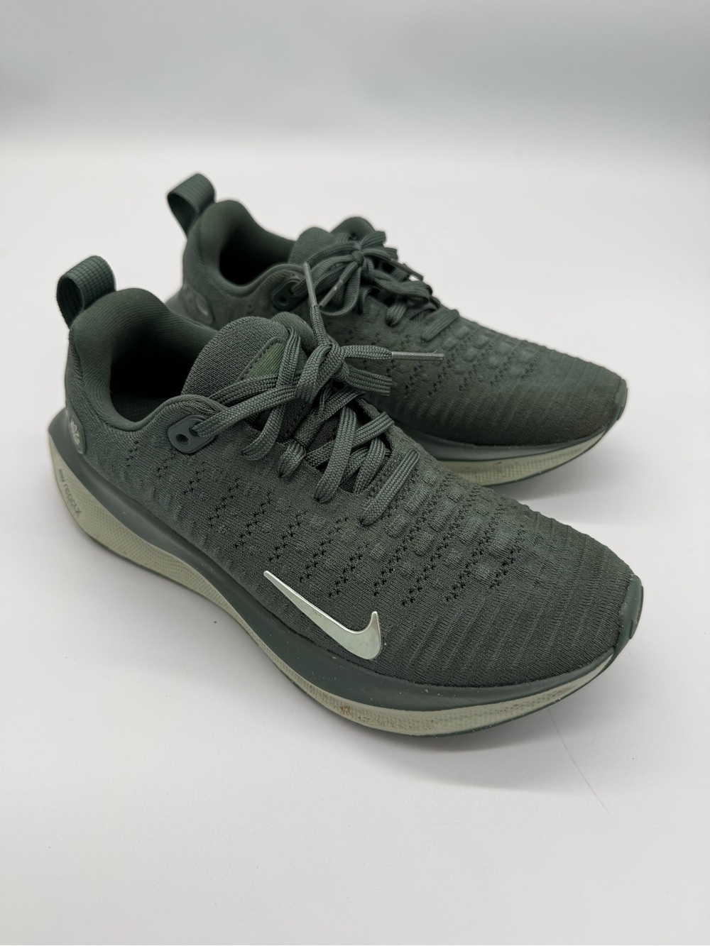 Nike reactx infinity run 4 vintage green size 7 woman’s
